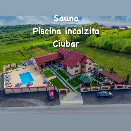 Pensiunea Adrian Novaci-Străini Exteriör bild